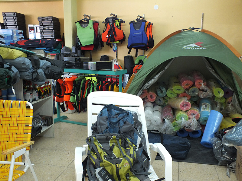 salon alberto neira en la guia esquel