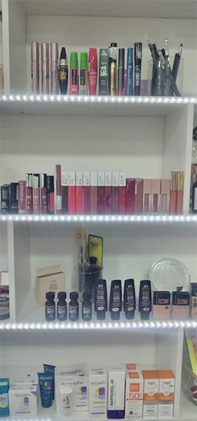 Farmacia_Wuest_en_La_Guia_Esquel