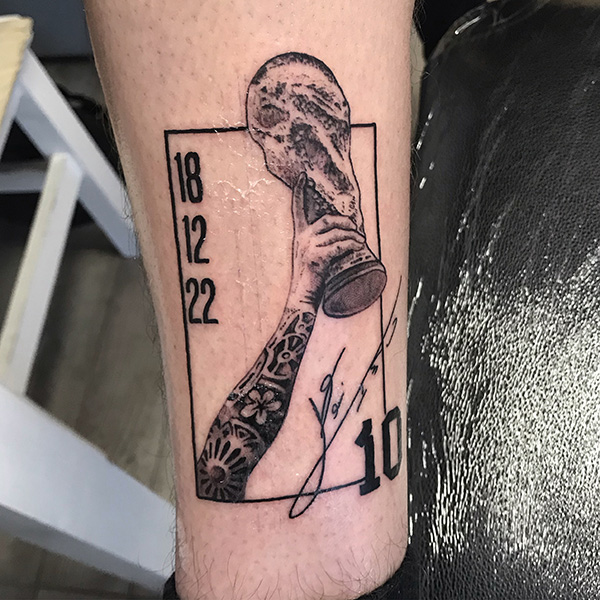 Emi_Mogliani_tattoo_en_La_Guia_Esquel