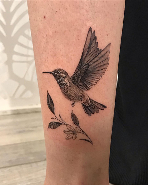 Emi_Mogliani_tattoo_en_La_Guia_Esquel