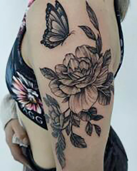 Emi_Mogliani_tattoo_en_La_Guia_Esquel