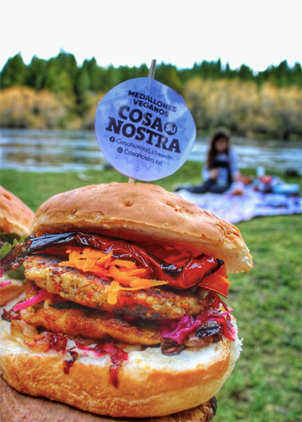 Cosa_Nostra_Medallones_Vegetarianos_en_La_Guia_Esquel