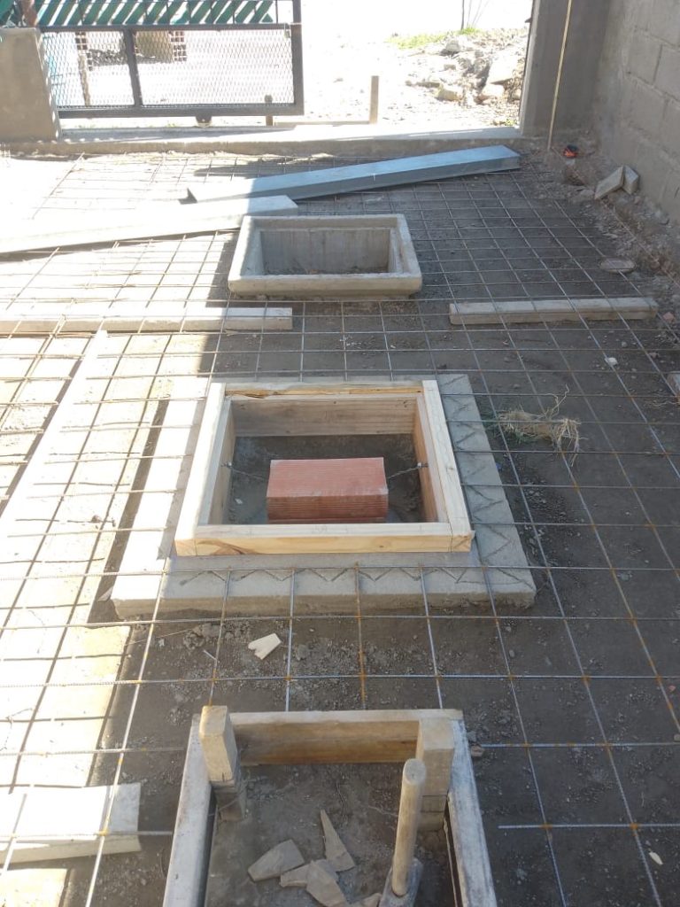 Juan Construye_ Constructora_ en La Guia Esquel