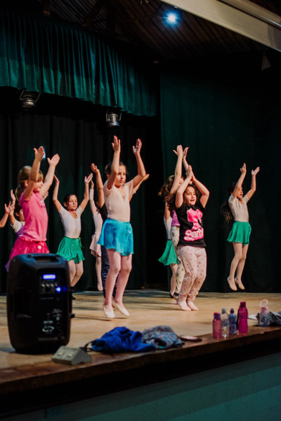 Clara_Dixon_academia_danza_La_Guia_Esquel_