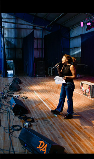 Cecilia_alvarez_locutora_la_guia_esquel_4